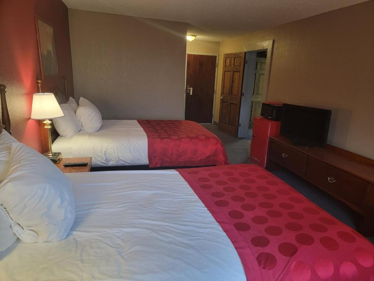 Ramada By Wyndham Angola/Fremont Area Exterior foto